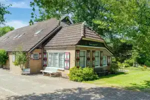 Benedenverdieping Hoeve Ginette Guest house, Giethoorn