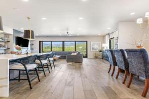 Pagoda Peaks - Modern Luxury Near Beach Guest house, Bozeman