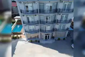 SkyHouse, Batumi