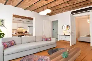 Charming Flat Retro Design AC Galata Apartments, Istanbul