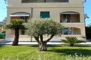 La Nassa Rooms Pietra Ligure, Verezzi
