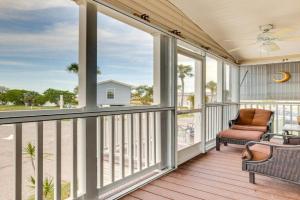 4 Mi to Beach Fort Myers Home with Pool Access! Guest house, Cape Coral
