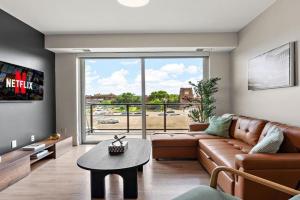 W413 Stylish Luxury 1Bedroom In Downtown, Minutes From Convention Center & US Bank Arena, Minneapolis
