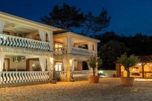 Apartments with parking space - 24513, Nova Poljana