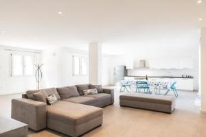 AmazHome - "Piano House" parking and near the beach, Cattolica