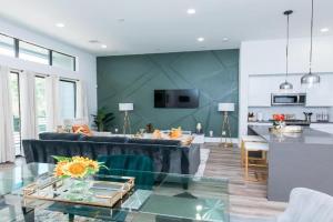 Cozy and Chic 3BR Retreat in Downtown Guest house, Houston