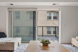 W318 Chic & Luxury 1Bd Condo In Downtown, Minutes From Convention Center & US Bank Arena, Minneapolis