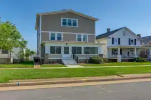 Walk to Lake Erie Spacious Home in! Guest house, Sandusky
