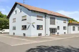 Lemon Suites 5 Apartment für Gruppen und Teams - Ideal für Monteure - Große Wohnung mit 2 Bädern, Zirndorf