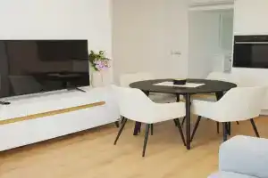 Tramonto Suite Apartments, Novaglia
