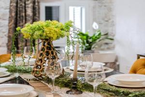 Luxury Villa Unikat with Seaview & Jacuzzi, Milna