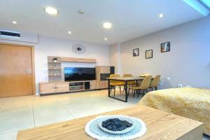 Studio Leon, Varna