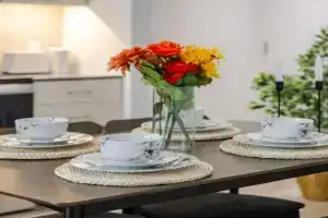 Elegant 1BR Retreat and Chic Stay in Old Port Apartments, Montreal
