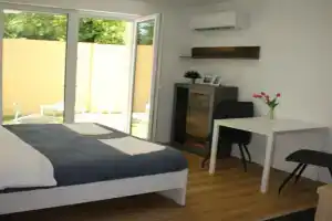 Nyugalom Apartman, Balatonkenese