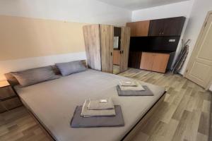 Buxton Apartment, Varna