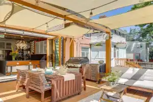 Walk to Zoo City Park Getaway with Garden Guest house, Aurora