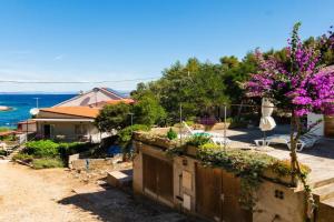 Lovely Home In With Wifi Guest house, Hvar