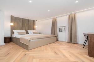 The Elysium Rooms, Makarska