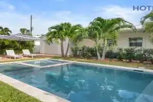 The Blue Door Villa, West Palm Beach