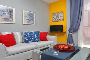 Fouxia-Yellow Apartments, Skopelos Town