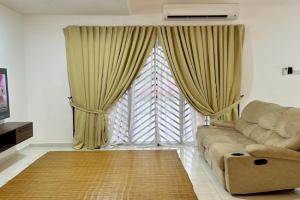 Muji minimalist homestay fully aircond NO WIFI, Kuantan