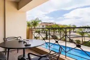 2BR Apartment with Amazing View and Pool in, Kiti