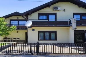 House Zaterini, Korenica