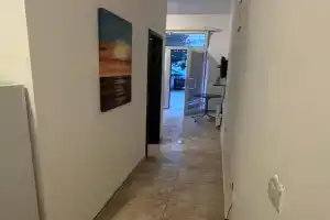 Riva apartman, Sutomore