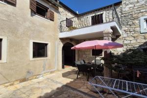 Stone house Pietro, Pakostane