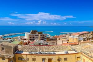 Room Castel Perollo - 3 Camere in Centro Storico di con Docce panoramiche e Vista spettacolare, Sciacca