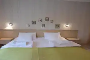 Cvetni konaci-Lenka Apart-hotel, Vrnyachka Banya