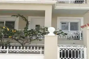 Maria's House, Diafanion