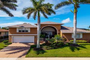 Stay Play Waterfront 3 Bed on Guest house, Marco