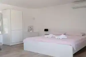 Studio apartman 3, Donje Petrcane