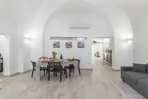 Dimora Aurea by BarbarHouse, Oria