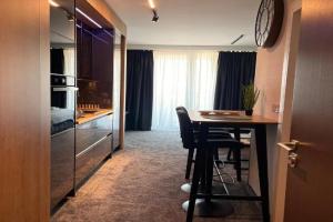 Grey Nest - Luxury Studio Apartment in Planet Residence, Niš, Nis