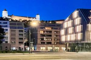 Romance Under the Castle Apartments, Bratislava