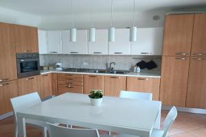 Appartamento Sunflower in posizione soleggiata Apartments, Levico Terme