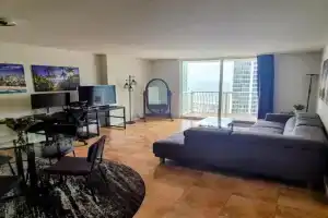 36th Floor Brickell Suite with City Skyline and Bay Views Apartments, Miami