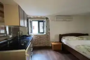 sar 5 Apartments, Kotor