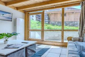 Charming Alpine Apartment - Heart of, Comfort & Style, Val Thorens