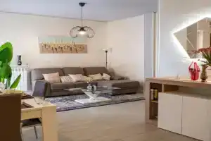 Modern Family Apartment Near the Hospital, Netflix & Free Wi-Fi, Brescia
