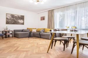 Downtown Central point Apartment, Varna