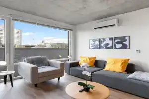 Modern 4BR City Retreat with Stunning Views Hotel, Chicago