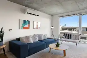 Group-Ready 3BR Sleek Design & Great Location Hotel, Chicago