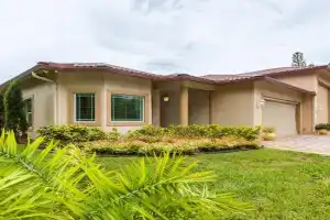 Chill & Spacious 3BR - Beaches & Backyard Fun Guest house, West Palm Beach