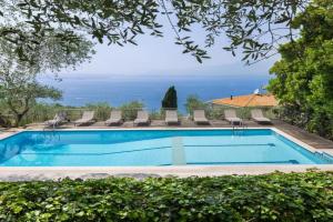 Villa Claudia with private Pool, Torri del Benaco