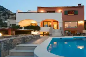 Sea Breeze Villa, Istron