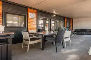 Awesome Home In With Wifi Guest house, Privlaka