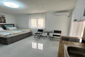 Studiya v Dobra Voda Apartments, Dobra-Voda